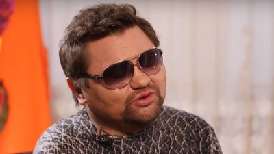 Незрячий кутюр'є: кому присвячена виставка в Національному музеї історії України Незрячий кутюр'є: кому присвячена виставка в Національному музеї історії України