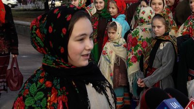 У Житомирі більше 100 людей спільно заспівали колядку "Нова радість стала" У Житомирі більше 100 людей спільно заспівали колядку "Нова радість стала"
