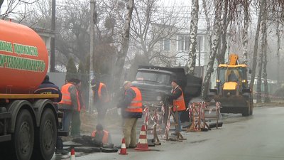 У Житомирі через порив тепломережі у деяких будинках міста відключено опалення