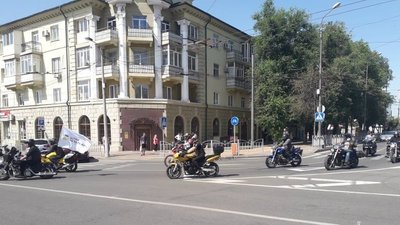 "Шлях незалежності": у Маріуполі стартував авто-мото пробіг