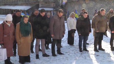 Три області зійшлися на мосту: у Кам'янці-Подільському відзначили День Соборності Три області зійшлися на мосту: у Кам'янці-Подільському відзначили День Соборності