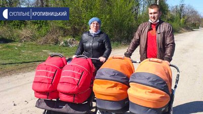 Кропивницька четверня: по двоє в ліжку вже тісно Кропивницька четверня: по двоє в ліжку вже тісно
