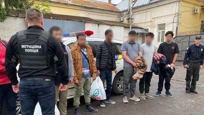 П'ятнадцять нелегальних мігрантів за добу виявили правоохоронці на Закарпатті П'ятнадцять нелегальних мігрантів за добу виявили правоохоронці на Закарпатті