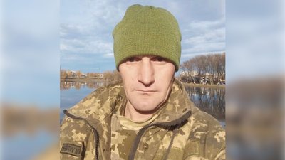 На Буковині прощаються з військовим Василем Катаном, який загинув на війні