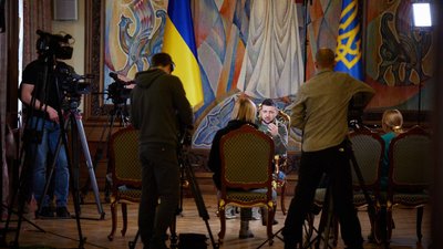 ІНТЕРВ'Ю ЗЕ ІНТЕРВ'Ю ЗЕ