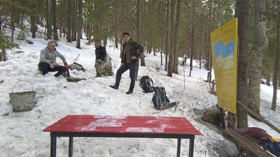 На Франківщині волонтери облаштували туристичний маршрут до бункера полковника УПА Грома На Франківщині волонтери облаштували туристичний маршрут до бункера полковника УПА Грома