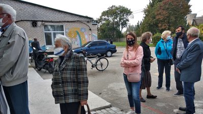 На Херсонщині на дільницях не вистачає кабунок для голосування та скриньок, - ОПОРА На Херсонщині на дільницях не вистачає кабунок для голосування та скриньок, - ОПОРА