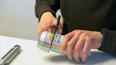 Вінничанин майструє фотоапарати з сірникової та картонної коробок, протигазу та бляшанок Вінничанин майструє фотоапарати з сірникової та картонної коробок, протигазу та бляшанок