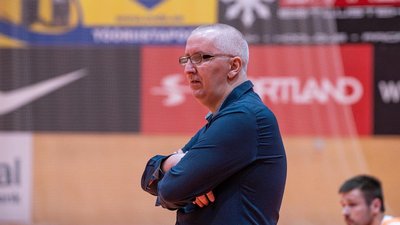 "Жалкую про те, що трапилося". В Естонії футзального тренера звільнили за привітання Путіна з днем народження