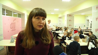 У Житомирській школі №28 учнів годують за новим меню У Житомирській школі №28 учнів годують за новим меню