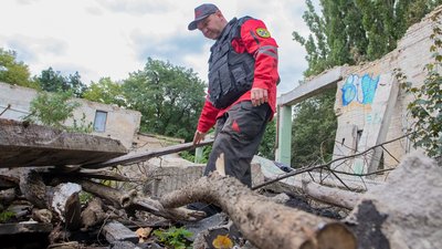 Піротехніки обстежують локації, де заплановано проведення загальноміської толоки Піротехніки обстежують локації, де заплановано проведення загальноміської толоки
