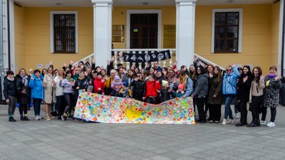 "Шкарпетуйся": акцію на підтримку дітей із синдромом Дауна провели у Житомирі "Шкарпетуйся": акцію на підтримку дітей із синдромом Дауна провели у Житомирі