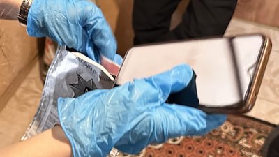 Троє людей підозрюються у збуті психотропів на Миколаївщині Троє людей підозрюються у збуті психотропів на Миколаївщині