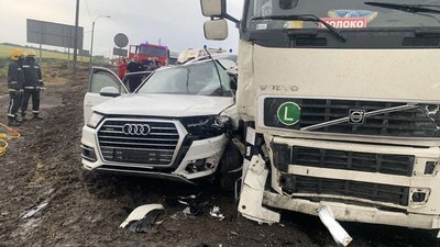 У ДТП на Херсонщині загинула сім’я з Кіровоградщини. Їхня 16-річна донька у тяжкому стані у лікарні