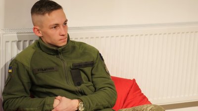 Кадровий військовий презентував у Житомирі книгу спогадів про пережите на війні Кадровий військовий презентував у Житомирі книгу спогадів про пережите на війні
