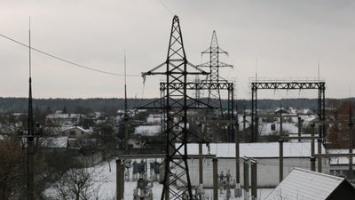 Під обстрілами, в холод і снігопад: як працюють електрики Чернігівщини Під обстрілами, в холод і снігопад: як працюють електрики Чернігівщини