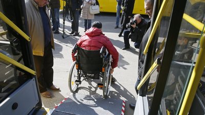 "В Ужгороді тільки дві будівлі відповідають потребам людей з інвалідністю", — Сухотін