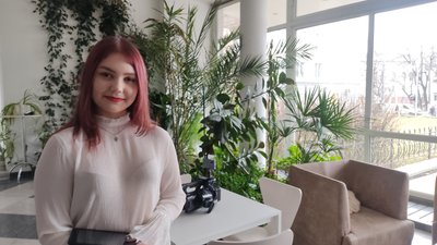 Учитель з Житомира збирає електронні пристрої та передає їх учням Ізюмського ліцею на Харківщину Учитель з Житомира збирає електронні пристрої та передає їх учням Ізюмського ліцею на Харківщину