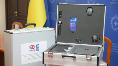 Мобільні кейси для адмінпослуг на виїзді отримали три громади Рівненщини Мобільні кейси для адмінпослуг на виїзді отримали три громади Рівненщини