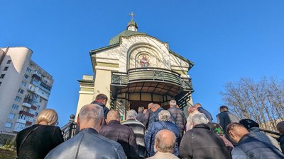 На Тернопільщині прощаються з бійцем, екснардепом Олегом Барною На Тернопільщині прощаються з бійцем, екснардепом Олегом Барною