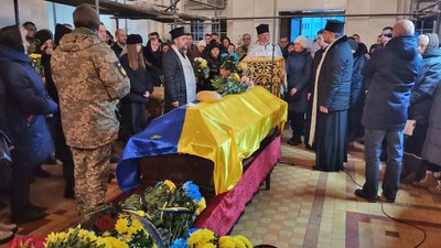 У Луцьку попрощалися з військовим льотчиком-штурманом з Волині У Луцьку попрощалися з військовим льотчиком-штурманом з Волині
