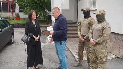 Правоохоронці Тернопільщини отримали автомобіль від благодійного фонду