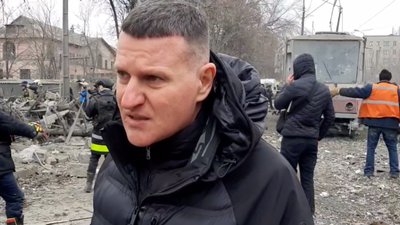 "Це жахливо. Ракета не обирає до кого прилетіти": очевидці про ранковий ракетний обстріл Запоріжжя "Це жахливо. Ракета не обирає до кого прилетіти": очевидці про ранковий ракетний обстріл Запоріжжя