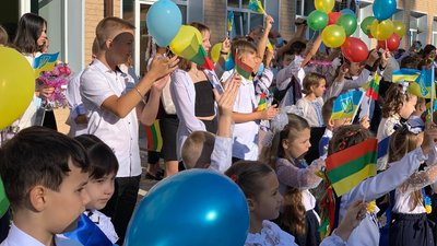 Перший дзвоник пролунав в авдіївській школі, яка не працювала з 2015 року