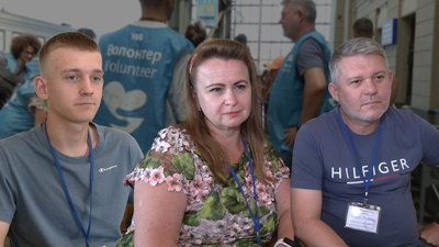 Допомога евакуйованим 24/7. Як працюють волонтери на Львівському вокзалі Допомога евакуйованим 24/7. Як працюють волонтери на Львівському вокзалі