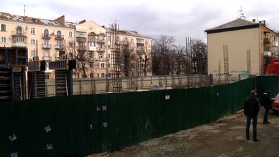 У Житомирі люди вийшли на акцію протесту проти будівництва на вулиці Київська, 6 У Житомирі люди вийшли на акцію протесту проти будівництва на вулиці Київська, 6