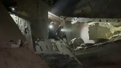 Окупанти обстріляли у Харкові школу та автосалон