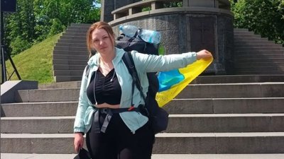 Тернополянин з командою йде тисячу кілометрів, щоб зібрати гроші на ЗСУ Тернополянин з командою йде тисячу кілометрів, щоб зібрати гроші на ЗСУ
