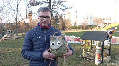 У Рівному показали тіньовий вертеп і колядували під ліру, щоб допомогти ЗСУ