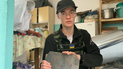 "Швацький батальйон". У Харкові волонтери виробляють бронежилети для передової "Швацький батальйон". У Харкові волонтери виробляють бронежилети для передової