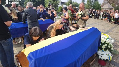 Прощання з екіпажами "МІ-8" у Полтавській громаді влаштували 1 вересня 2023 Прощання з екіпажами "МІ-8" у Полтавській громаді влаштували 1 вересня 2023
