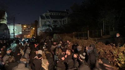 Націоналісти влаштували "Хрестовий похід проти наркопритонів" на Подолі Націоналісти влаштували "Хрестовий похід проти наркопритонів" на Подолі