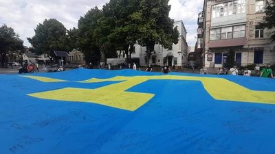 У Вінниці відбулась акція до Дня кримськотатарського прапора