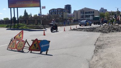 На одній із центральних вулиць Кропивницького частково перекриють рух транспорту На одній із центральних вулиць Кропивницького частково перекриють рух транспорту