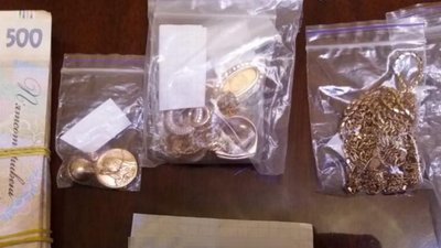 На Луганщині затримали чоловіків, що погрозами вимагали у місцевого жителя 2 млн грн