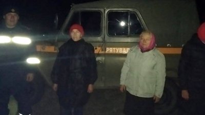На Херсонщині за годину знайшли людей, які заблукали в лісі