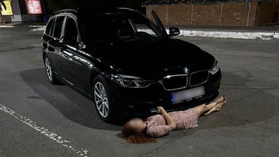 На Закарпатті судитимуть громадянку Чехії, яка намагалась перевезти через кордон чоловіка