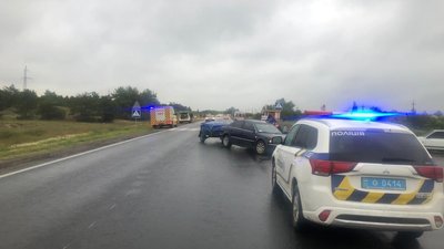 На Херсонщині зіткнулися 5 автівок, є травмовані – поліція встановлює обставини ДТП На Херсонщині зіткнулися 5 автівок, є травмовані – поліція встановлює обставини ДТП