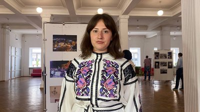 У Тернополі відкрили фотовиставку "Театр. Душа Маріуполя" У Тернополі відкрили фотовиставку "Театр. Душа Маріуполя"
