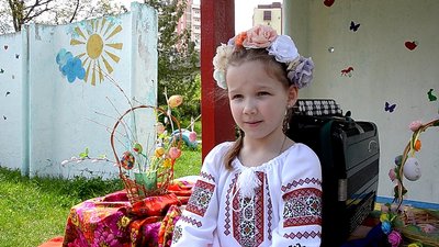 170 вихованців та педагогів Тернопільського дитсадка разом виводили гаївки