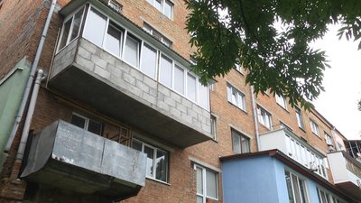 Квартиру сина на вулиці Інститутській, 14/1 продали ще у 2014 році. Квартиру сина на вулиці Інститутській, 14/1 продали ще у 2014 році.