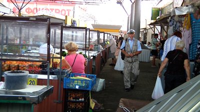 У Житомирі борються зі стихійною торгівлею У Житомирі борються зі стихійною торгівлею