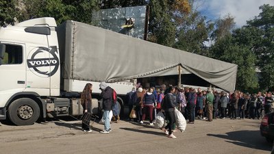Понад 35 тонн гуманітарного вантажу передали жителям Харківщини Вільшанська та Чуднівська громади Житомирщини Понад 35 тонн гуманітарного вантажу передали жителям Харківщини Вільшанська та Чуднівська громади Житомирщини