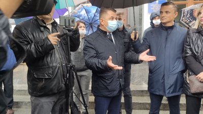 Батьки учнів протестували проти об’єднання Тернопільської спеціальної школи-інтернату Батьки учнів протестували проти об’єднання Тернопільської спеціальної школи-інтернату