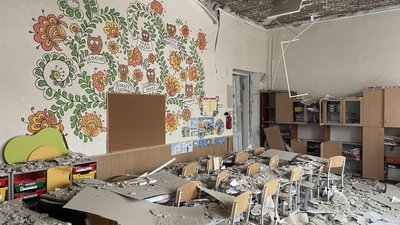 У Чугуєві росіяни розбили школу 4 У Чугуєві росіяни розбили школу 4