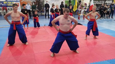Унікальну зброю, козацькі та лицарські двобої можна побачити на фестивалі бойових мистецтв у Луцьку Унікальну зброю, козацькі та лицарські двобої можна побачити на фестивалі бойових мистецтв у Луцьку